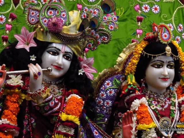 Sri Sri Radha Govinda Close up Wallpaper (005) Size 2400×1350 Download