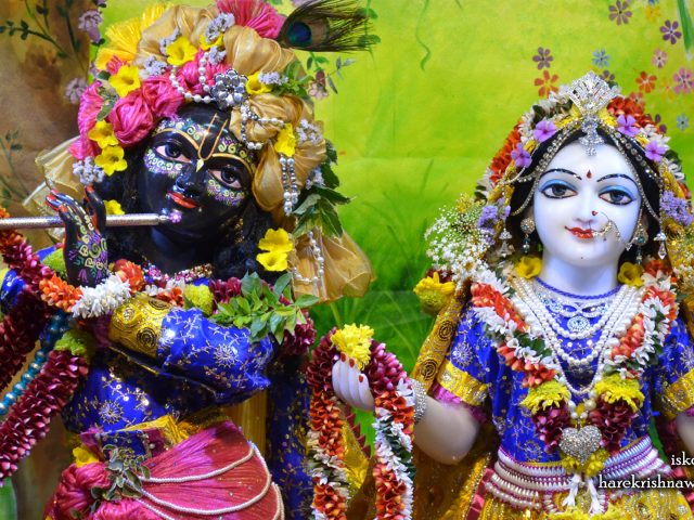 Sri Sri Radha Madan Gopal Close up Wallpaper (014) Size 2400×1350 Download