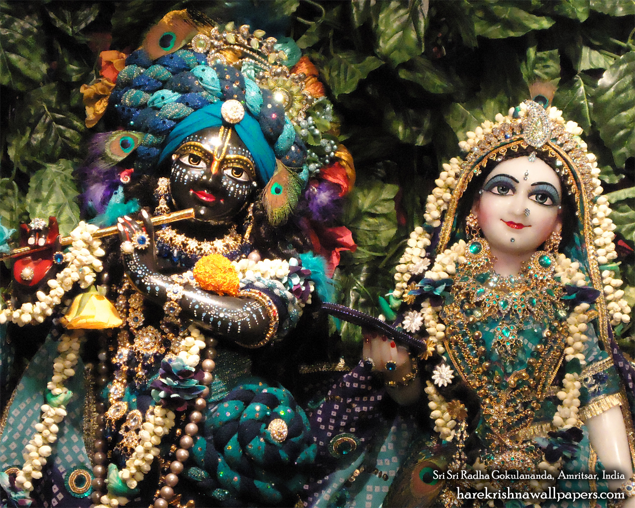 Sri Sri Radha Gokulananda Close up Wallpaper (010) Size 1280x1024 Download