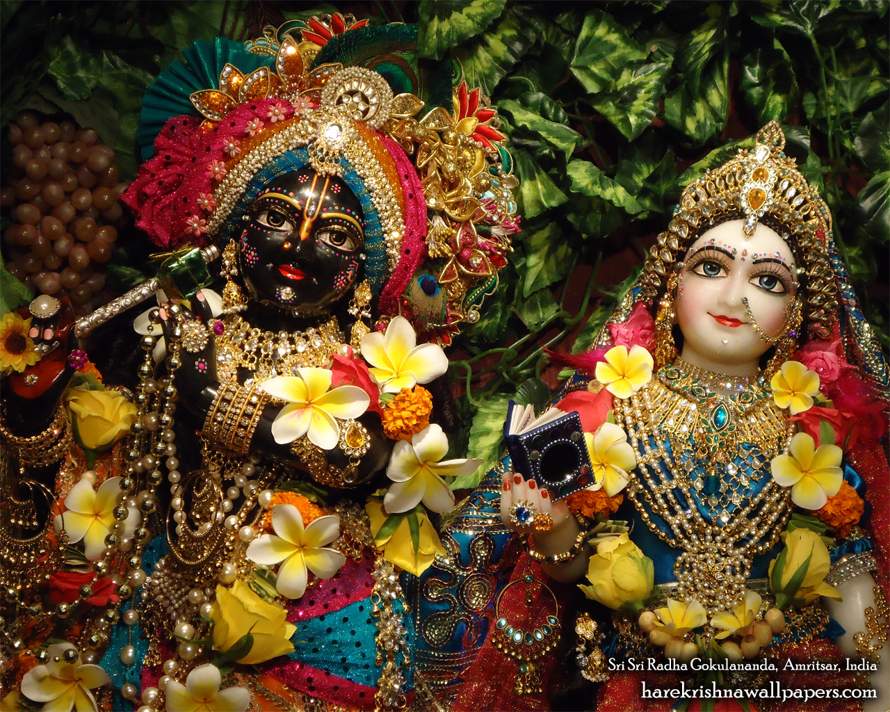 Sri Sri Radha Gokulananda Close up Wallpaper (015) Size 1280x1024 Download