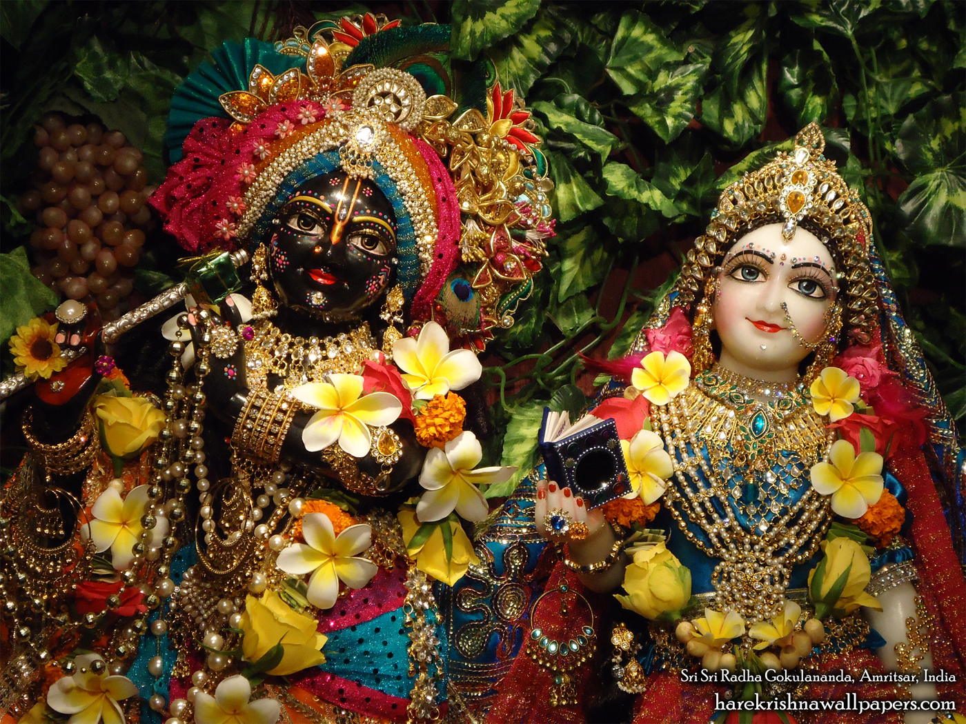 Sri Sri Radha Gokulananda Close up Wallpaper (015) Size 1400x1050 Download