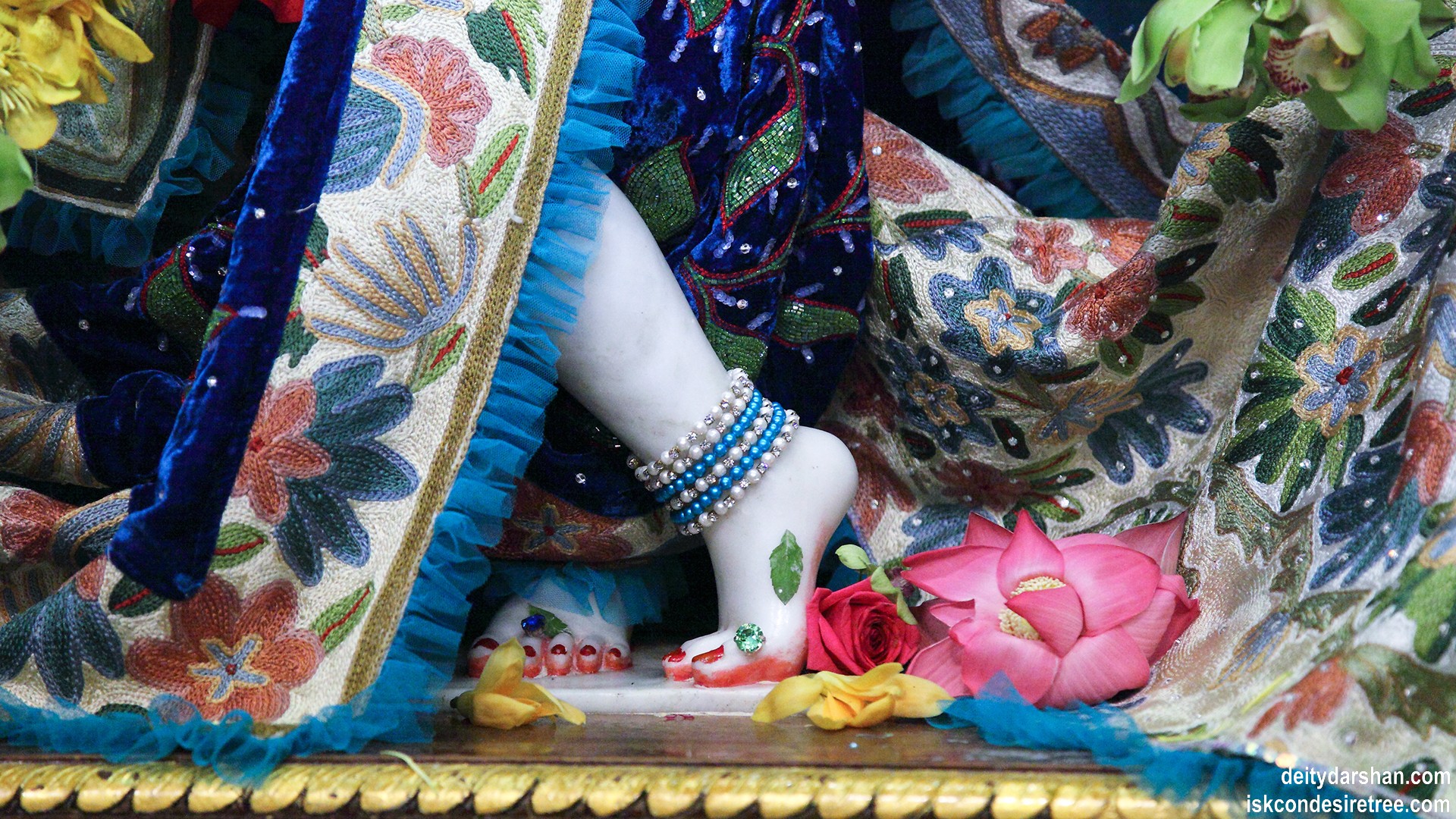 Sri Gopinath Feet Wallpaper (001) Size 1920x1080 Download