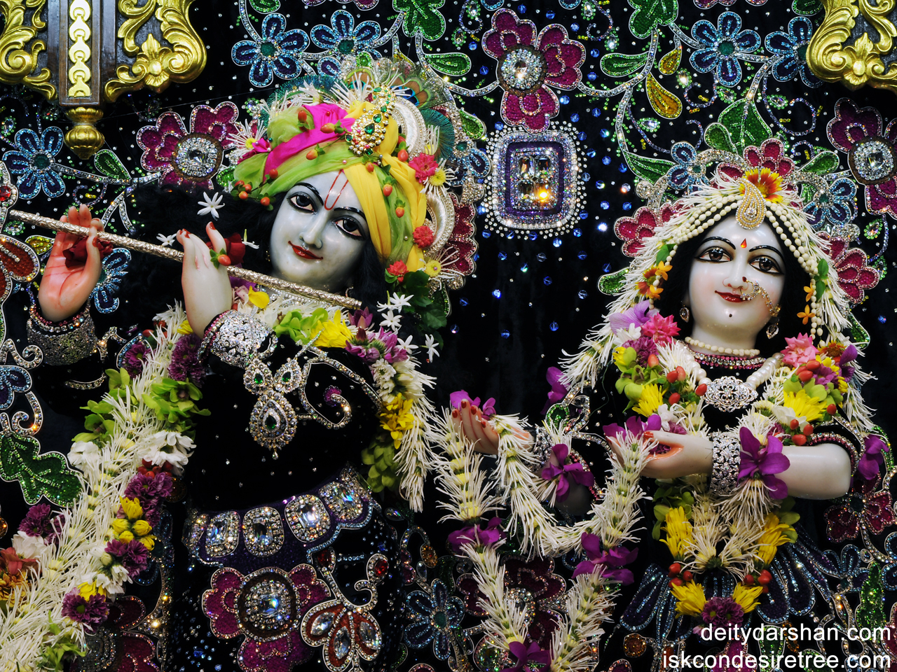 Sri Sri Radha Gopinath Close up Wallpaper (001) Size 1280x960 Download