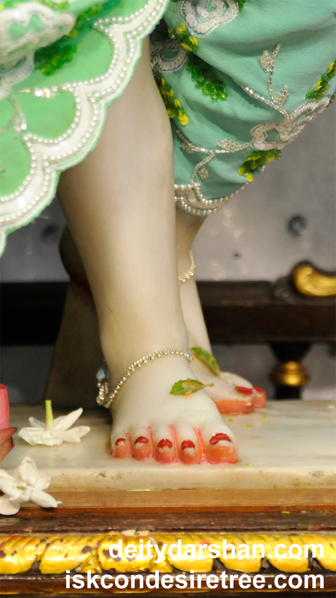 Sri Nitai Feet Wallpaper (003) Size 675x1200 Download