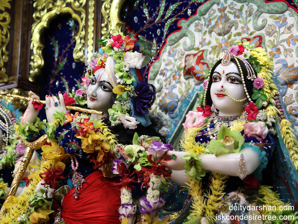 Sri Sri Radha Gopinath Close up Wallpaper (014) Size 1152x864 Download