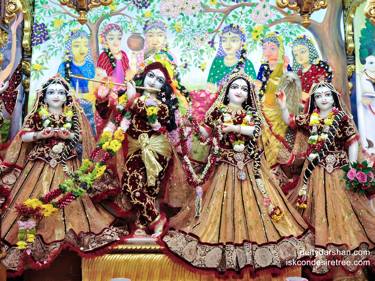 Sri Sri Radha Gopinath Lalita Vishakha Wallpaper (022) Size 1280x960 Download