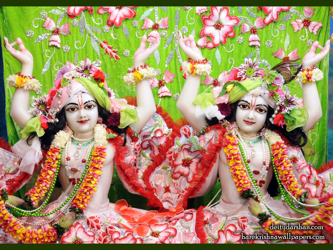 Sri Sri Nitai Gaurachandra Close up Wallpaper (025) Size 1280x960 Download