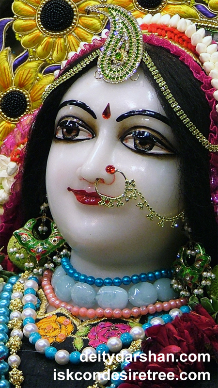 Srimati Radharani Close up Wallpaper (042) Size 450x800 Download