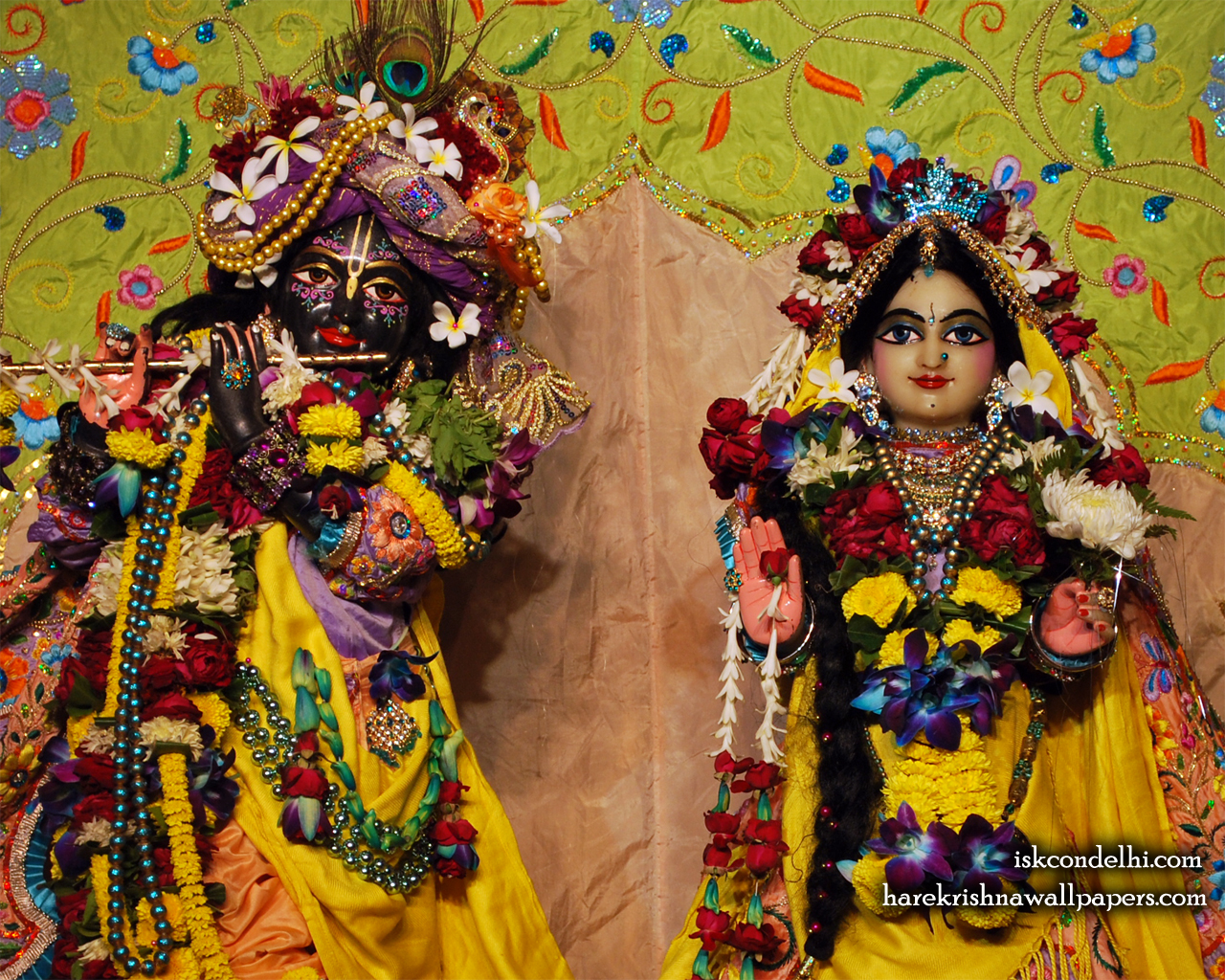 Sri Sri Radha Parthasarathi Close up Wallpaper (008) Size 1280x1024 Download