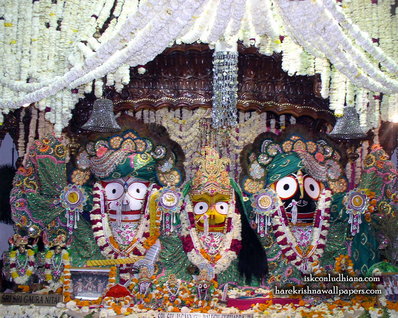 Jagannath Baladeva Subhadra Wallpaper (001) Size 1280x1024 Download