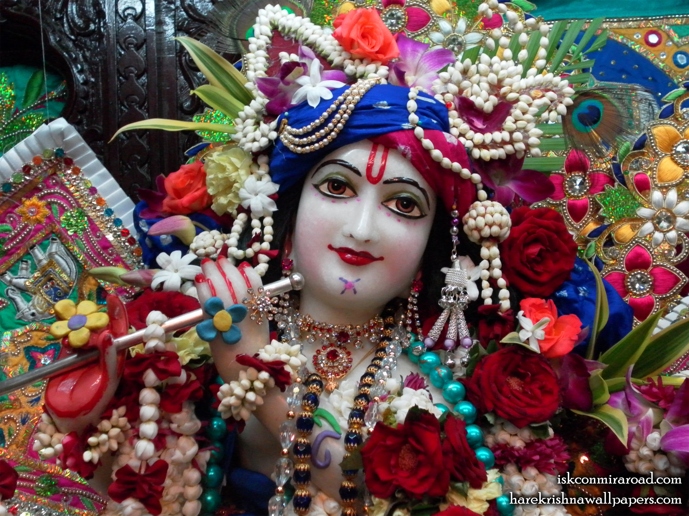 Sri Giridhari Close up Wallpaper (001) Size 2400x1800 Download