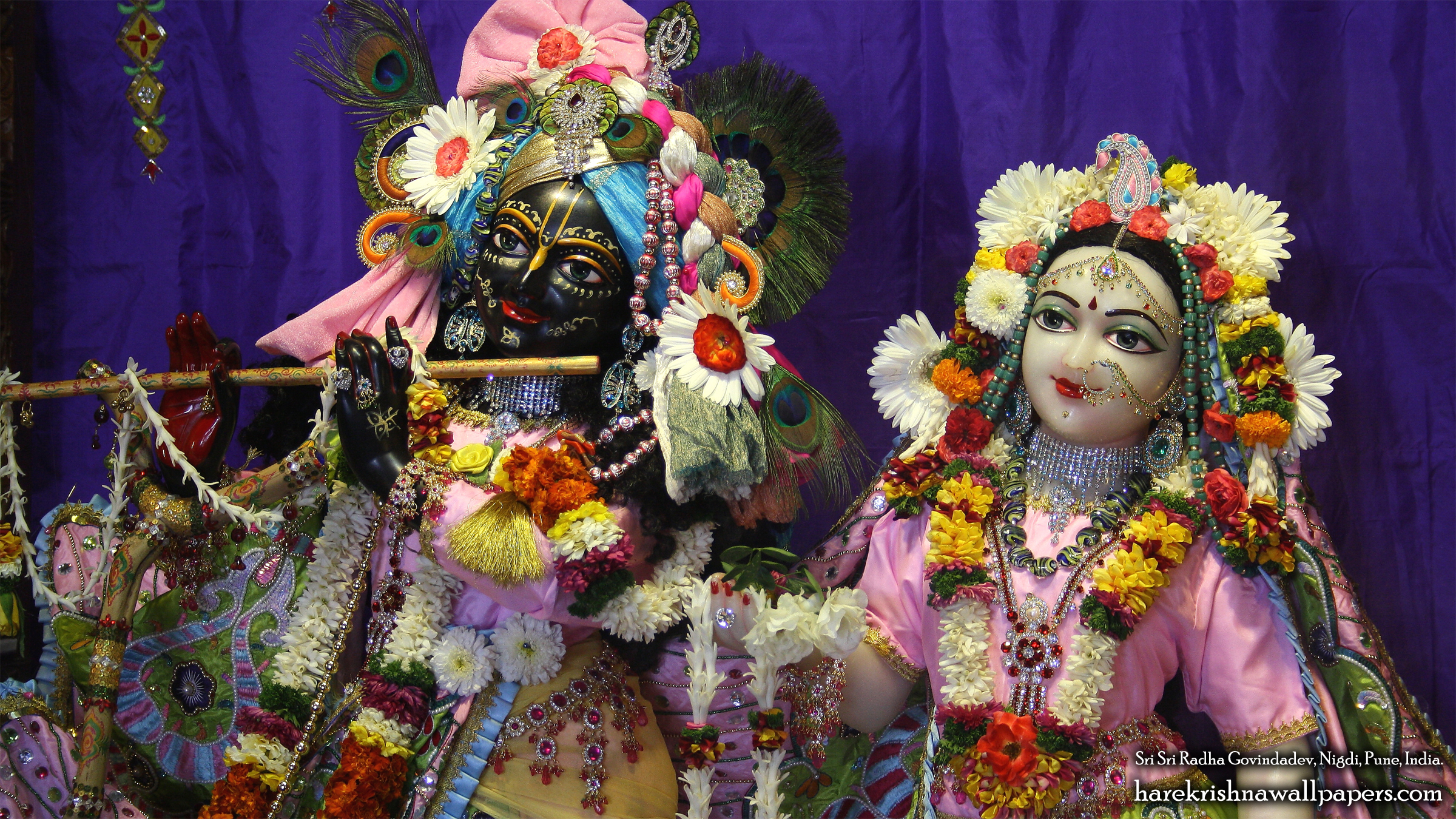 Sri Sri Radha Govind Close up Wallpaper (013) Size 2400x1350 Download