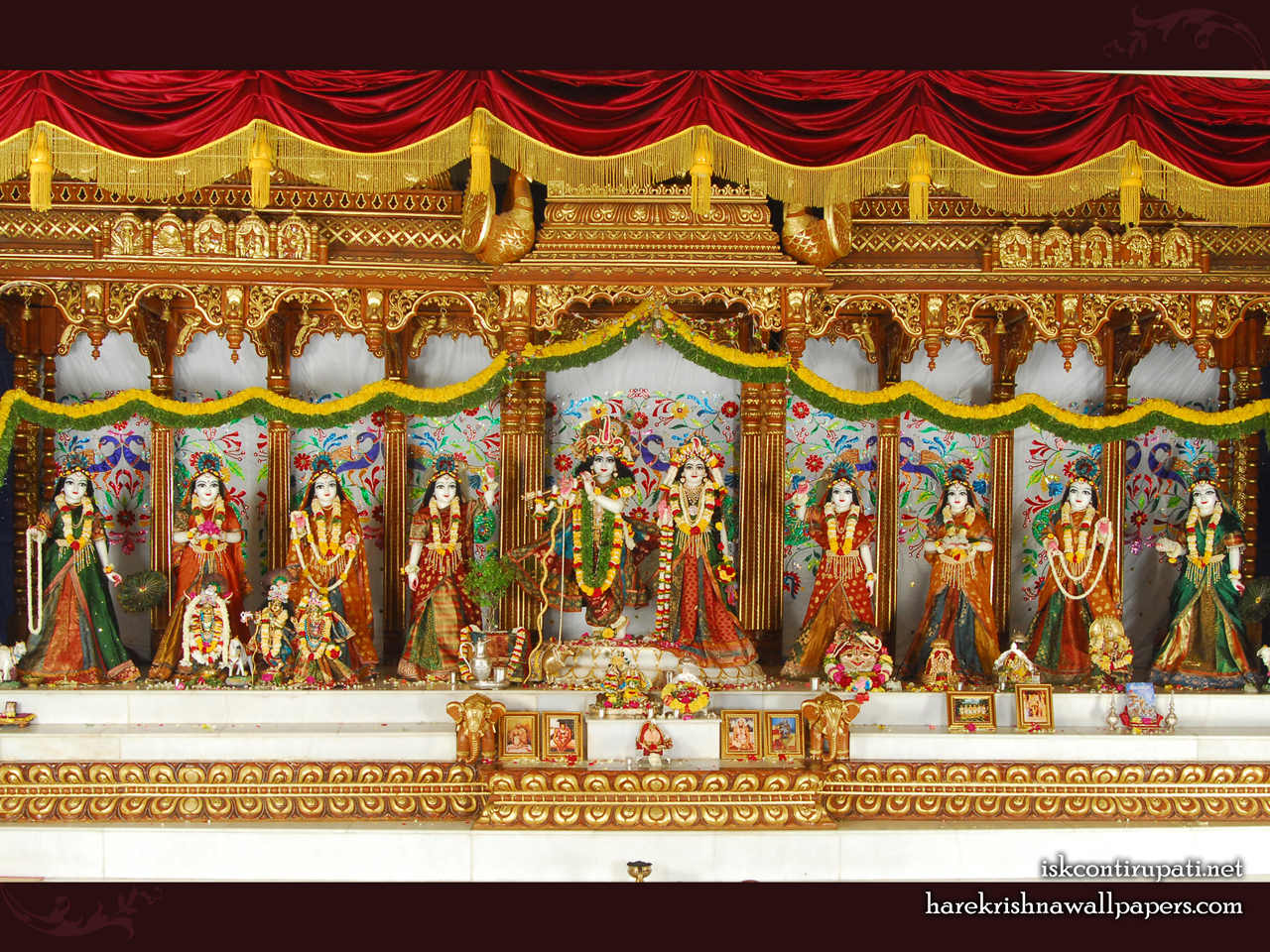 Sri Sri Radha Govinda with Ashtasakhi Wallpaper (002) Size 1280x960 Download