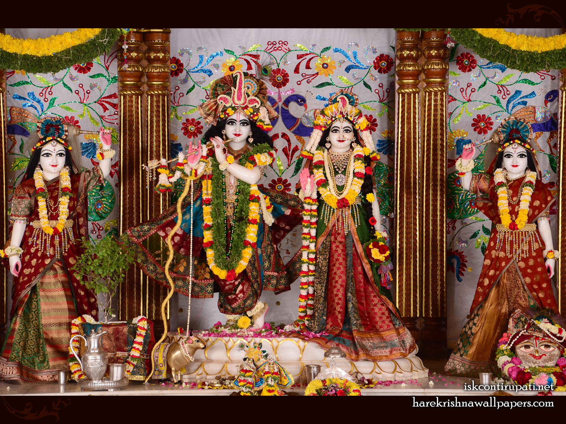 Sri Sri Radha Govinda Lalita Vishakha Wallpaper (003) Size 1920x1440 Download