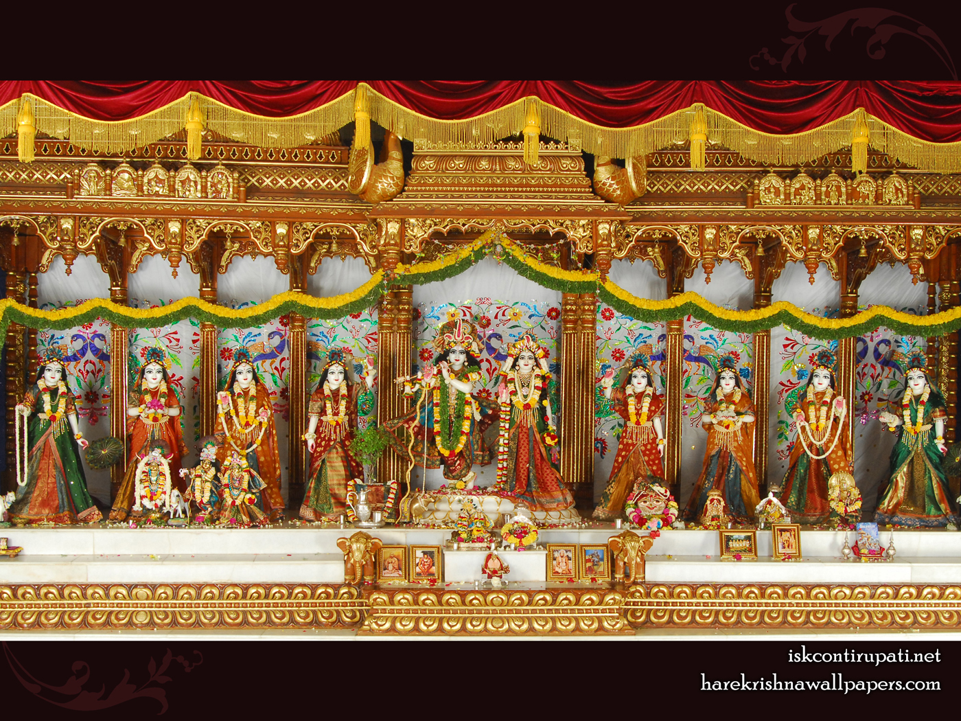 Sri Sri Radha Govinda with Ashtasakhi Wallpaper (006) Size 1400x1050 Download