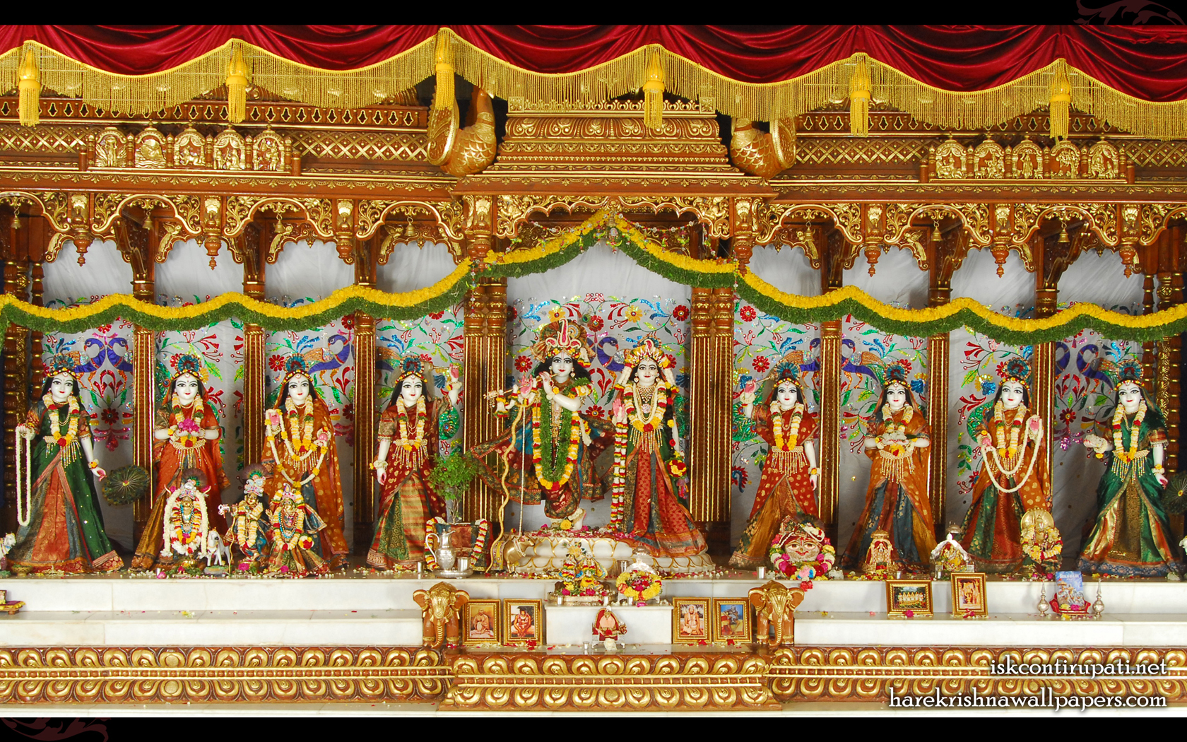 Sri Sri Radha Govinda with Ashtasakhi Wallpaper (006) Size 1680x1050 Download