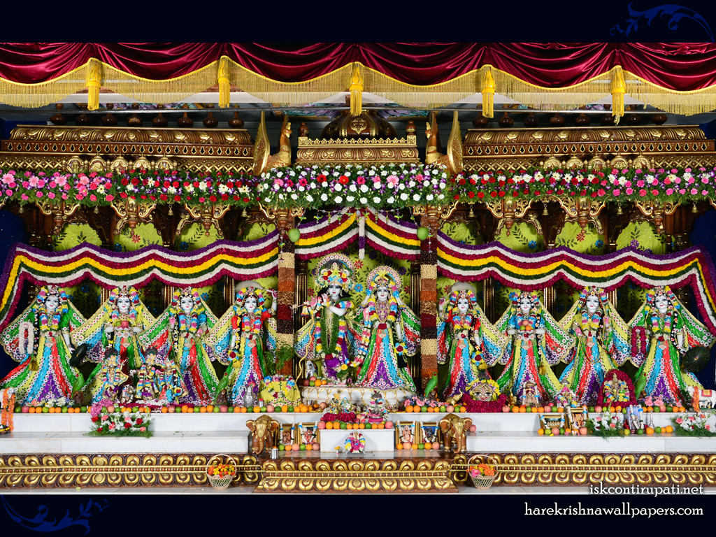 Sri Sri Radha Govinda with Ashtasakhi Wallpaper (007) Size 1024x768 Download