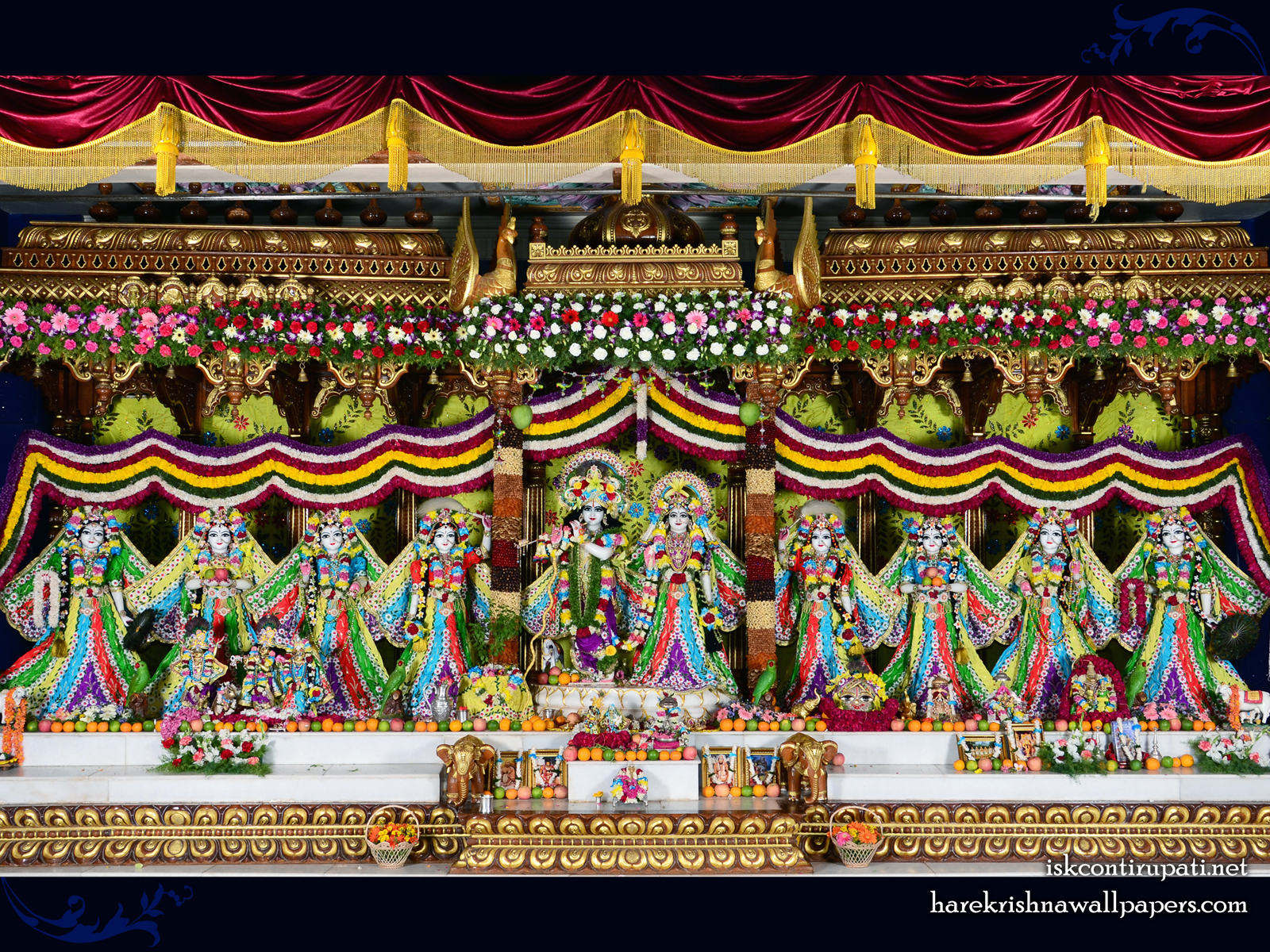 Sri Sri Radha Govinda with Ashtasakhi Wallpaper (007) Size1600x1200 Download