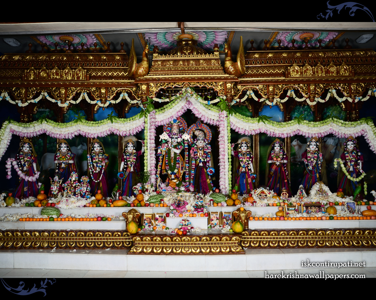Sri Sri Radha Govinda with Ashtasakhi Wallpaper (008) Size 1280x1024 Download