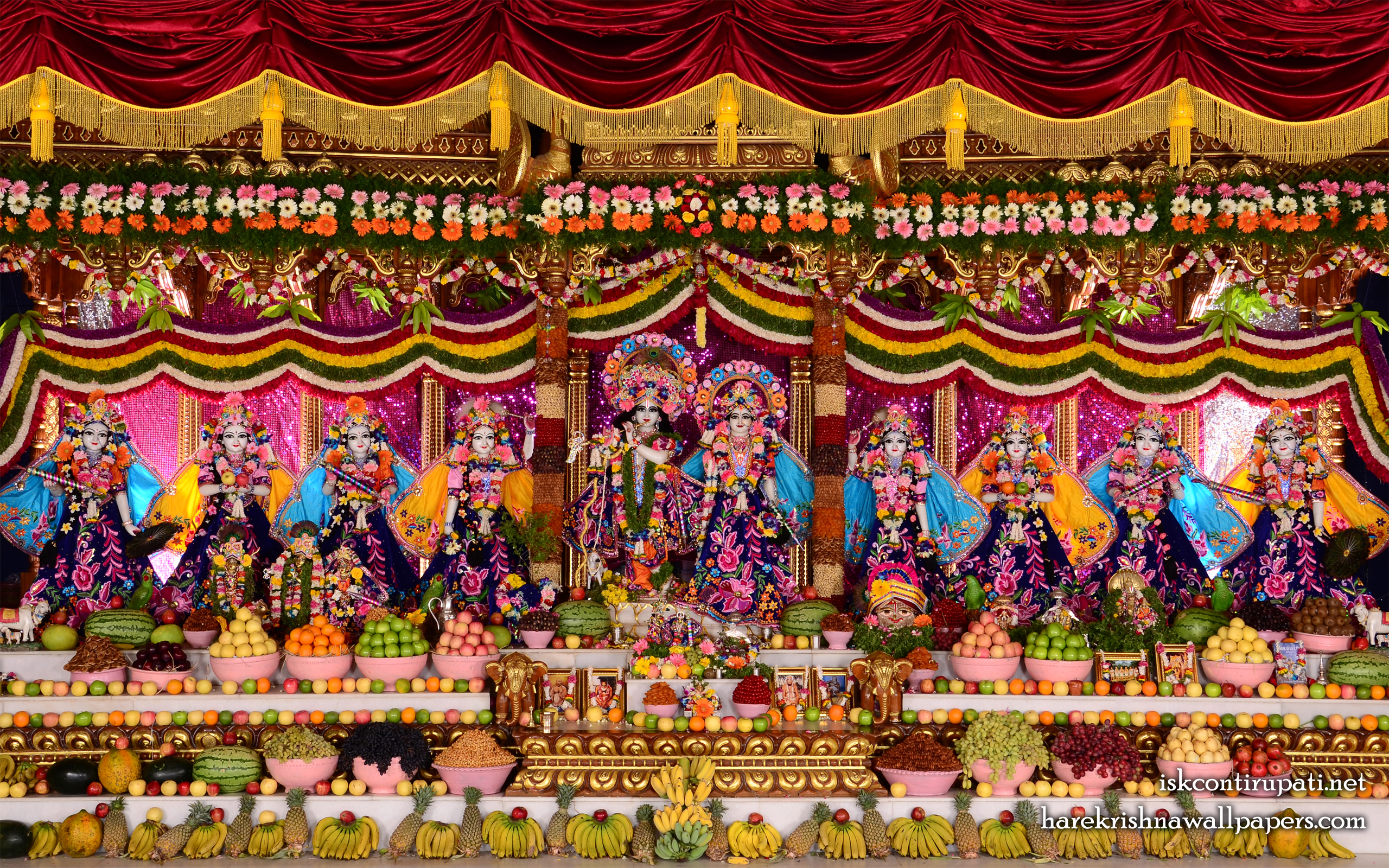 Sri Sri Radha Govinda with Ashtasakhi Wallpaper (009) Size 2560x1600 Download