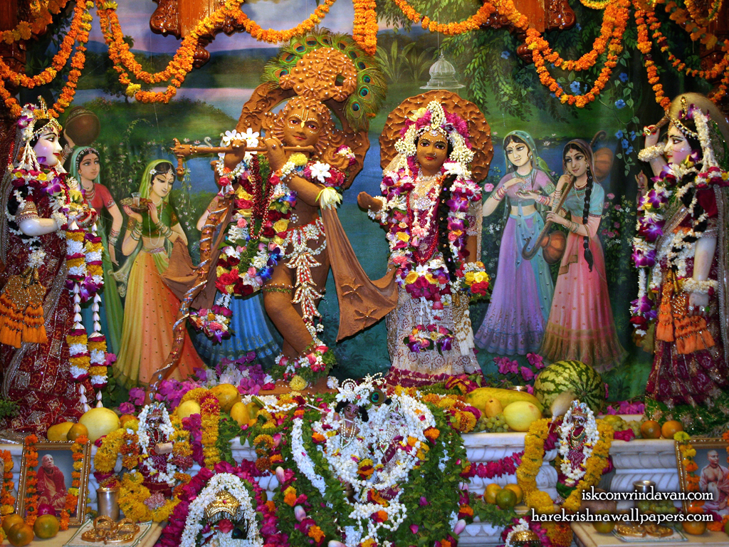 Sri Sri Radha Shyamsundar with Lalita Vishakha Wallpaper (001) Size 1024x768 Download