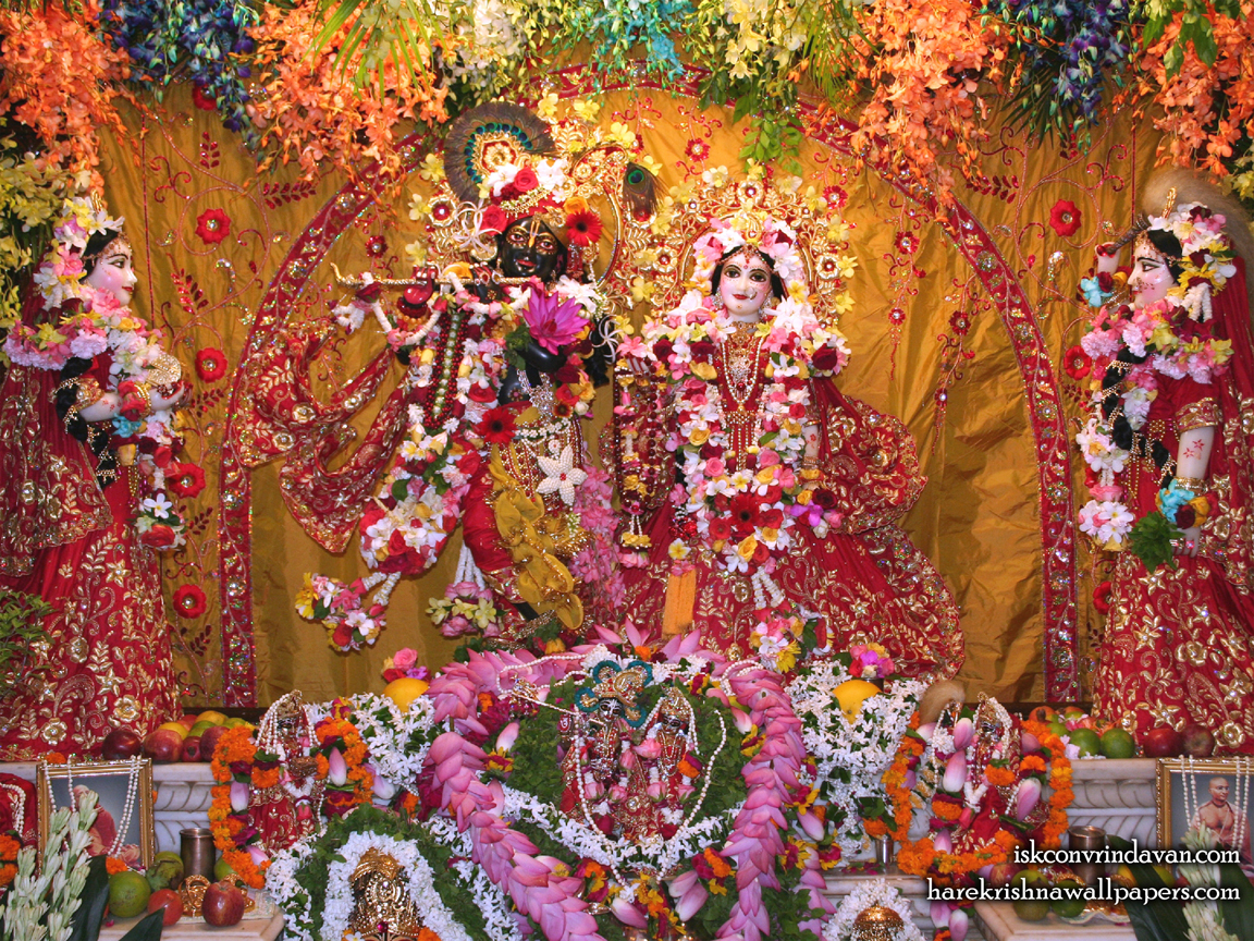 Sri Sri Radha Shyamsundar with Lalita Vishakha Wallpaper (005) Size 1152x864 Download